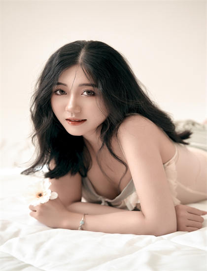 《恋爱的季节2005》美学价值重构分析：艺术美感与审美特征探讨